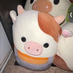 8” Ronnie the cow in overalls